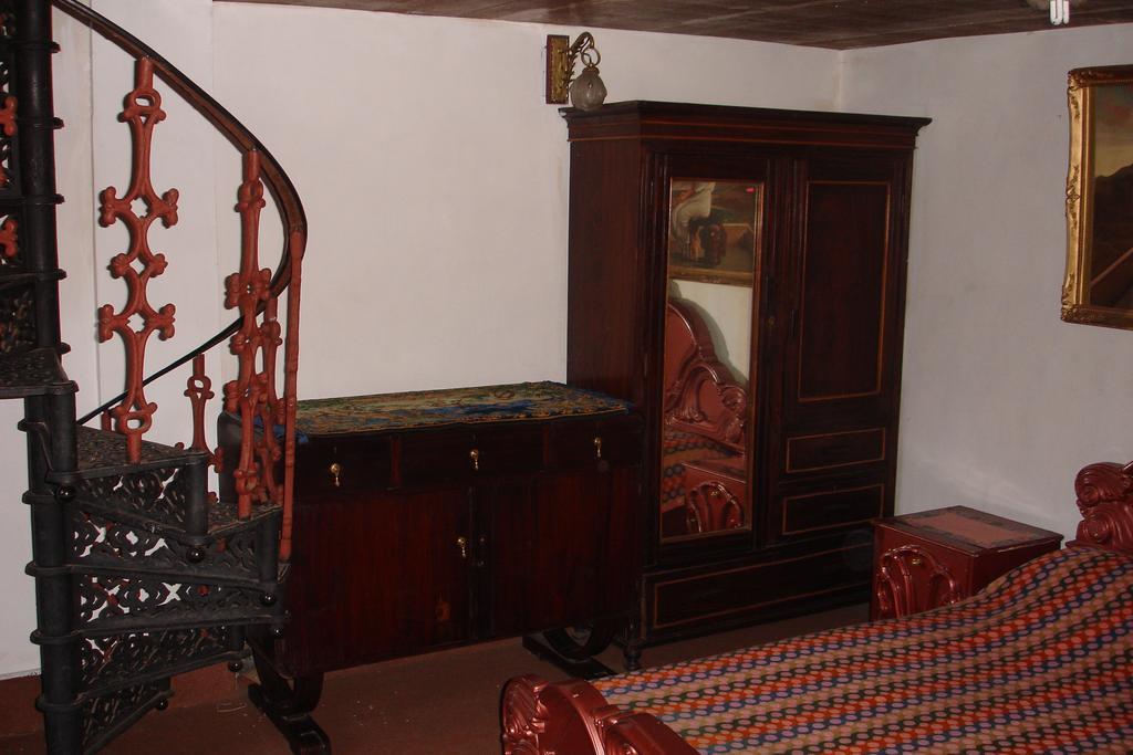 The Red House Bed & Breakfast Ooty Rom bilde