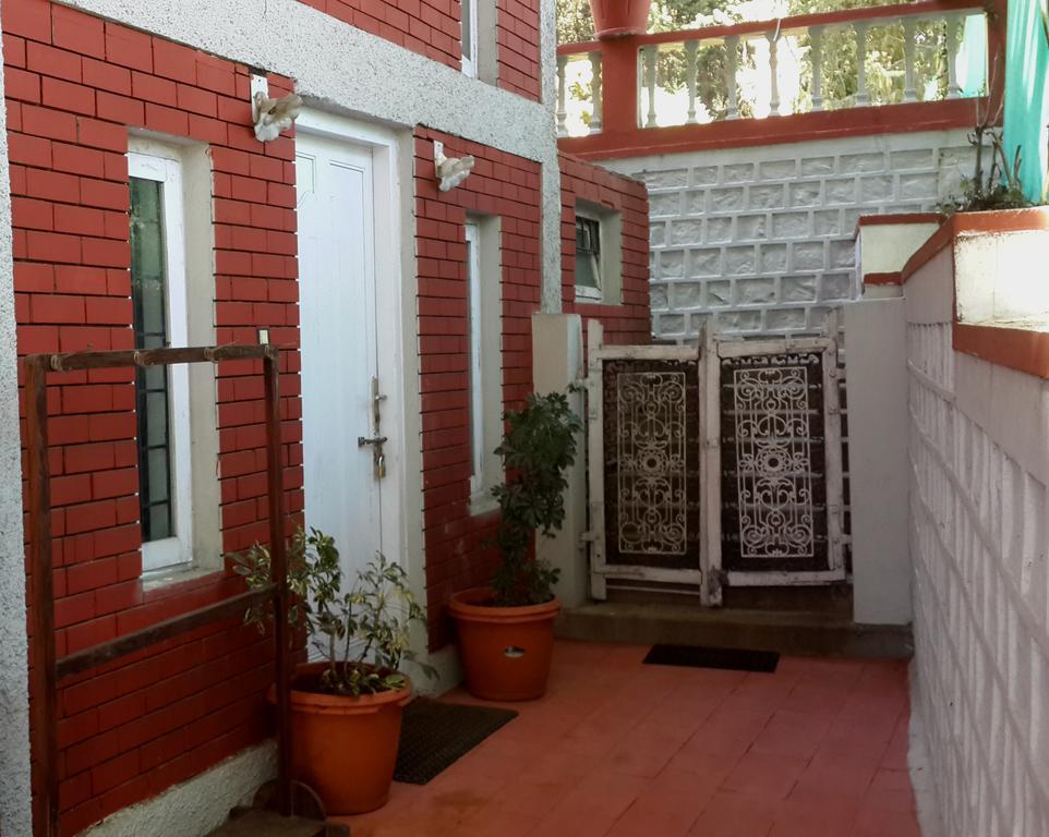 The Red House Bed & Breakfast Ooty Rom bilde